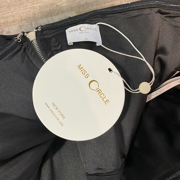 Miss circle Crystal trim corset - Picture 10 of 10